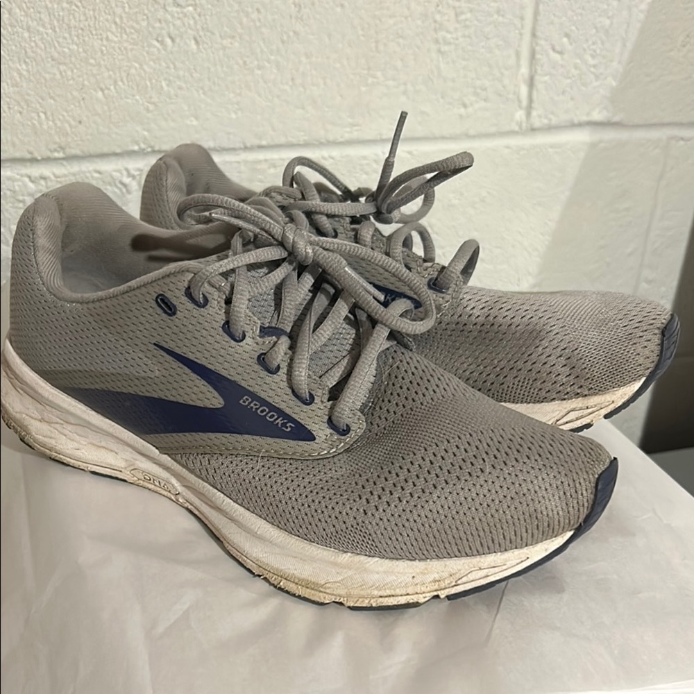 Brooks Gray Mesh Running Shoes with Blue Detail